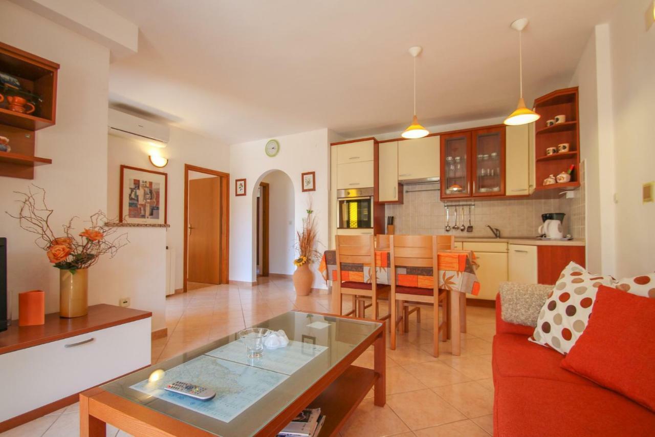דירות Novigrad Istria Alenka Orange מראה חיצוני תמונה